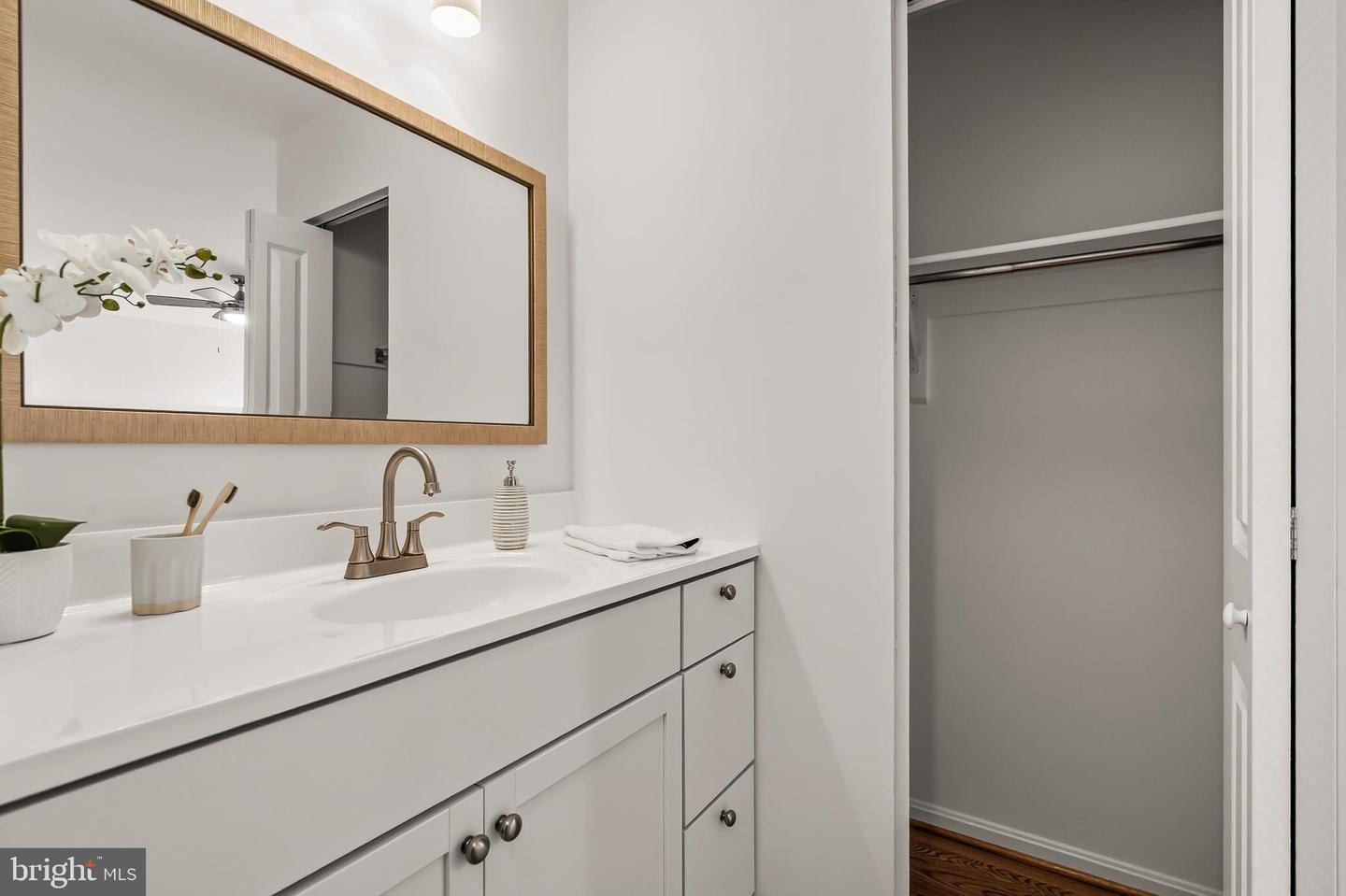 9637 SCOTCH HAVEN DR, VIENNA, Virginia 22181, 3 Bedrooms Bedrooms, 11 Rooms Rooms,3 BathroomsBathrooms,Residential,For sale,9637 SCOTCH HAVEN DR,VAFX2284016 MLS # VAFX2284016