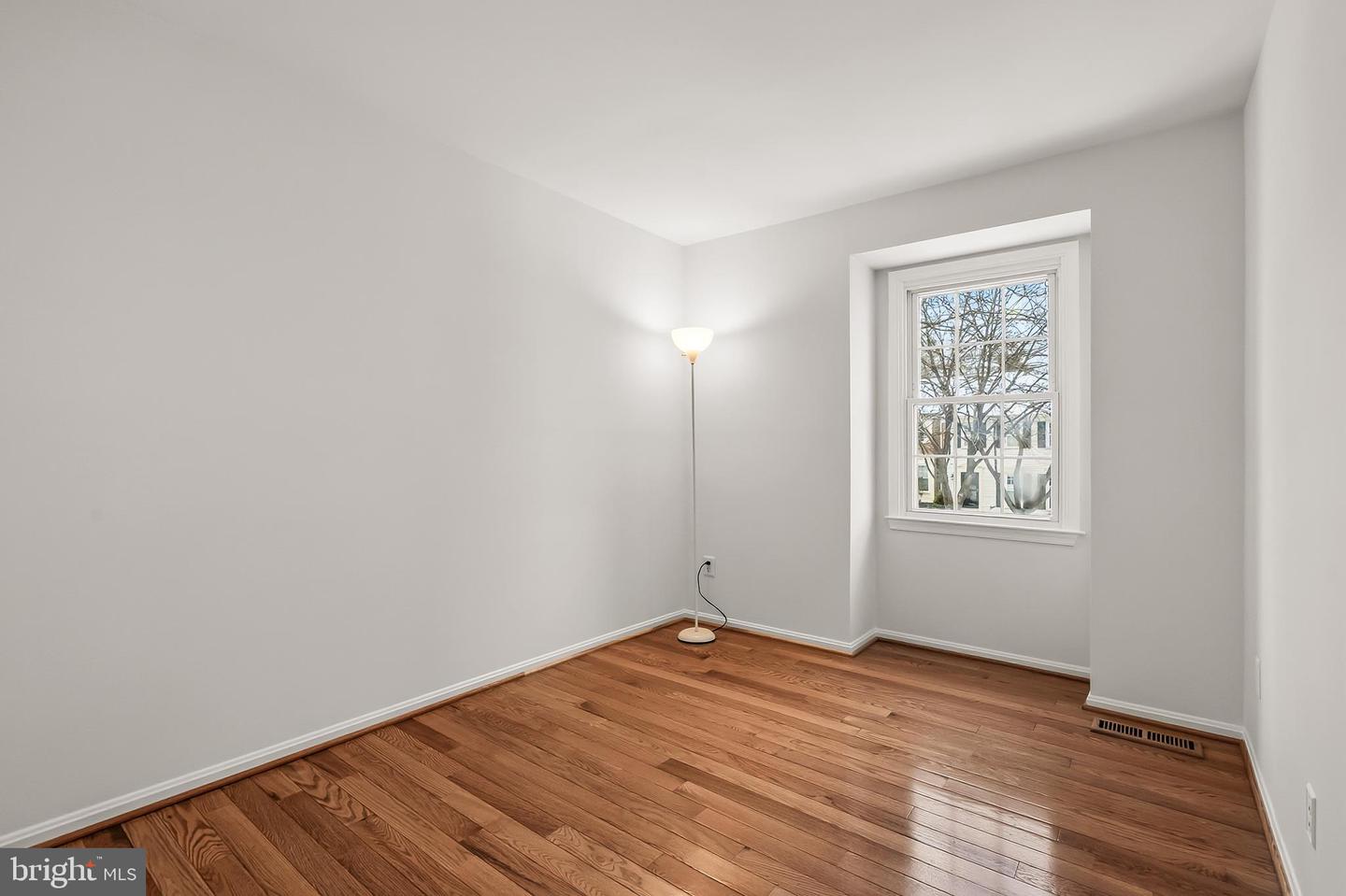 9637 SCOTCH HAVEN DR, VIENNA, Virginia 22181, 3 Bedrooms Bedrooms, 11 Rooms Rooms,3 BathroomsBathrooms,Residential,For sale,9637 SCOTCH HAVEN DR,VAFX2284016 MLS # VAFX2284016