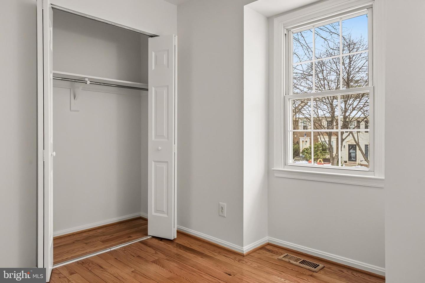 9637 SCOTCH HAVEN DR, VIENNA, Virginia 22181, 3 Bedrooms Bedrooms, 11 Rooms Rooms,3 BathroomsBathrooms,Residential,For sale,9637 SCOTCH HAVEN DR,VAFX2284016 MLS # VAFX2284016