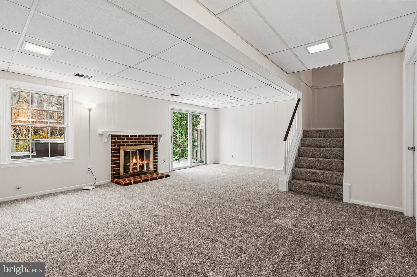 9637 SCOTCH HAVEN DR, VIENNA, Virginia 22181, 3 Bedrooms Bedrooms, 11 Rooms Rooms,3 BathroomsBathrooms,Residential,For sale,9637 SCOTCH HAVEN DR,VAFX2284016 MLS # VAFX2284016