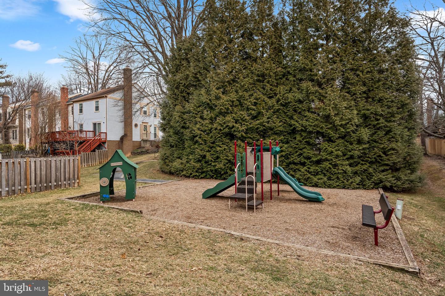 9637 SCOTCH HAVEN DR, VIENNA, Virginia 22181, 3 Bedrooms Bedrooms, 11 Rooms Rooms,3 BathroomsBathrooms,Residential,For sale,9637 SCOTCH HAVEN DR,VAFX2284016 MLS # VAFX2284016