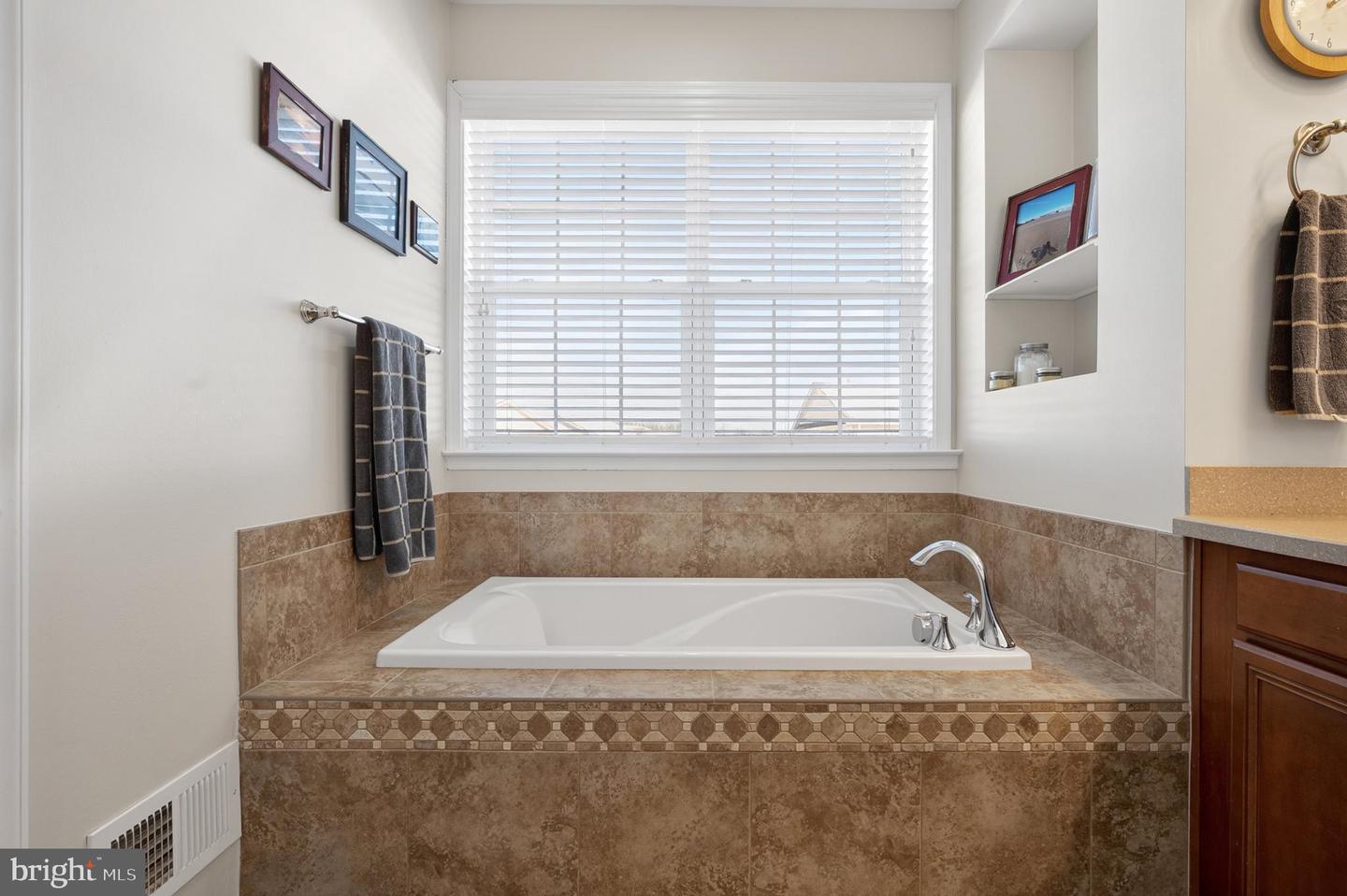 22697 VERDE GATE, BRAMBLETON, Virginia 20148, 3 Bedrooms Bedrooms, ,2 BathroomsBathrooms,Residential,For sale,22697 VERDE GATE,VALO2113368 MLS # VALO2113368