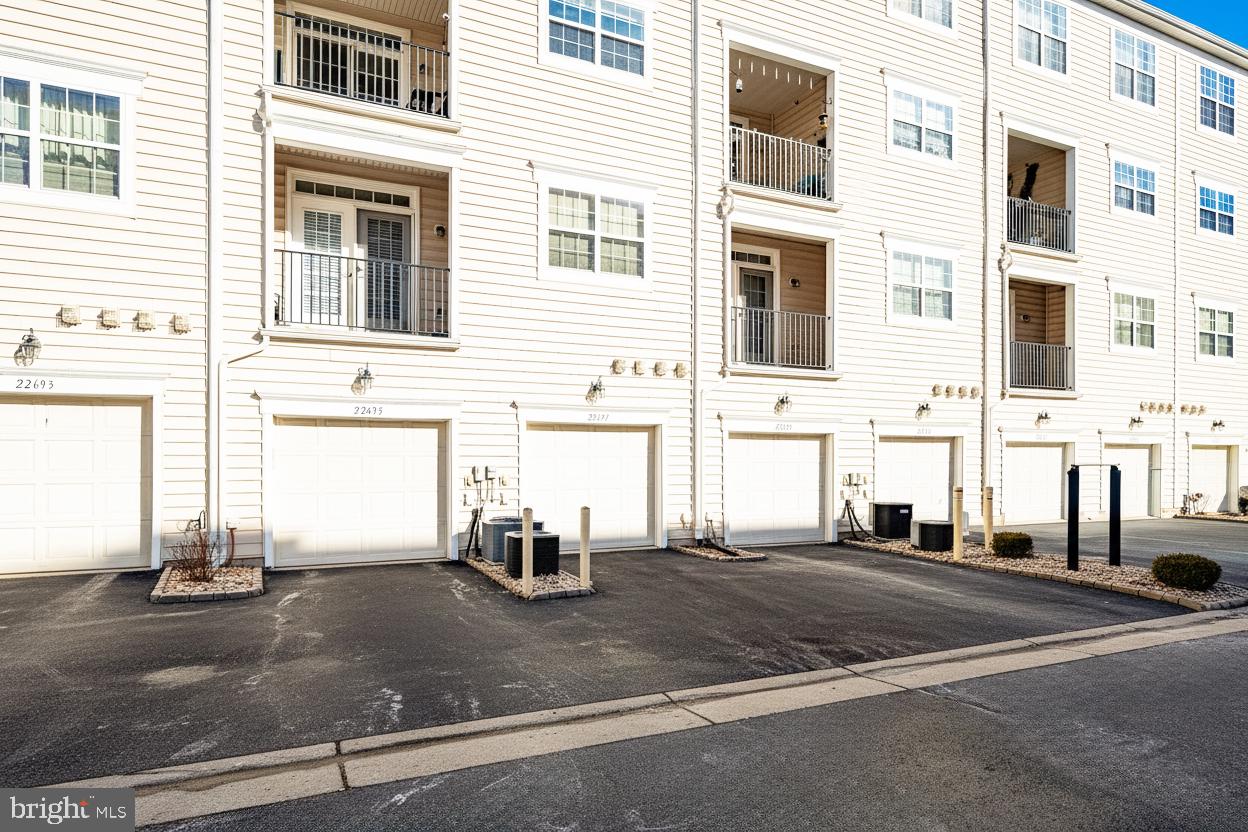 22697 VERDE GATE, BRAMBLETON, Virginia 20148, 3 Bedrooms Bedrooms, ,2 BathroomsBathrooms,Residential,For sale,22697 VERDE GATE,VALO2113368 MLS # VALO2113368