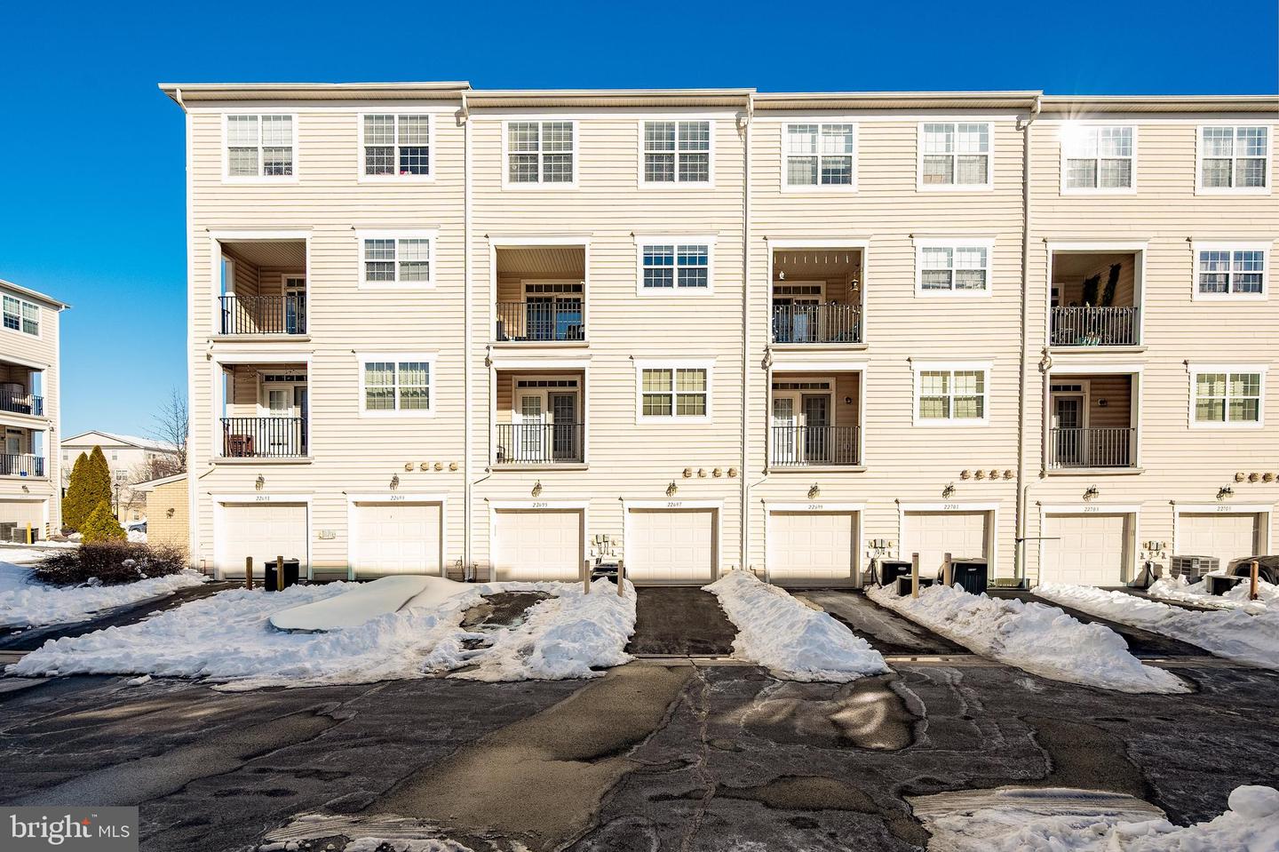 22697 VERDE GATE, BRAMBLETON, Virginia 20148, 3 Bedrooms Bedrooms, ,2 BathroomsBathrooms,Residential,For sale,22697 VERDE GATE,VALO2113368 MLS # VALO2113368