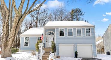 9005 TRIPLE RIDGE RD, FAIRFAX STATION, Virginia 22039, 4 Bedrooms Bedrooms, ,3 BathroomsBathrooms,Residential,For sale,9005 TRIPLE RIDGE RD,VAFX2284202 MLS # VAFX2284202