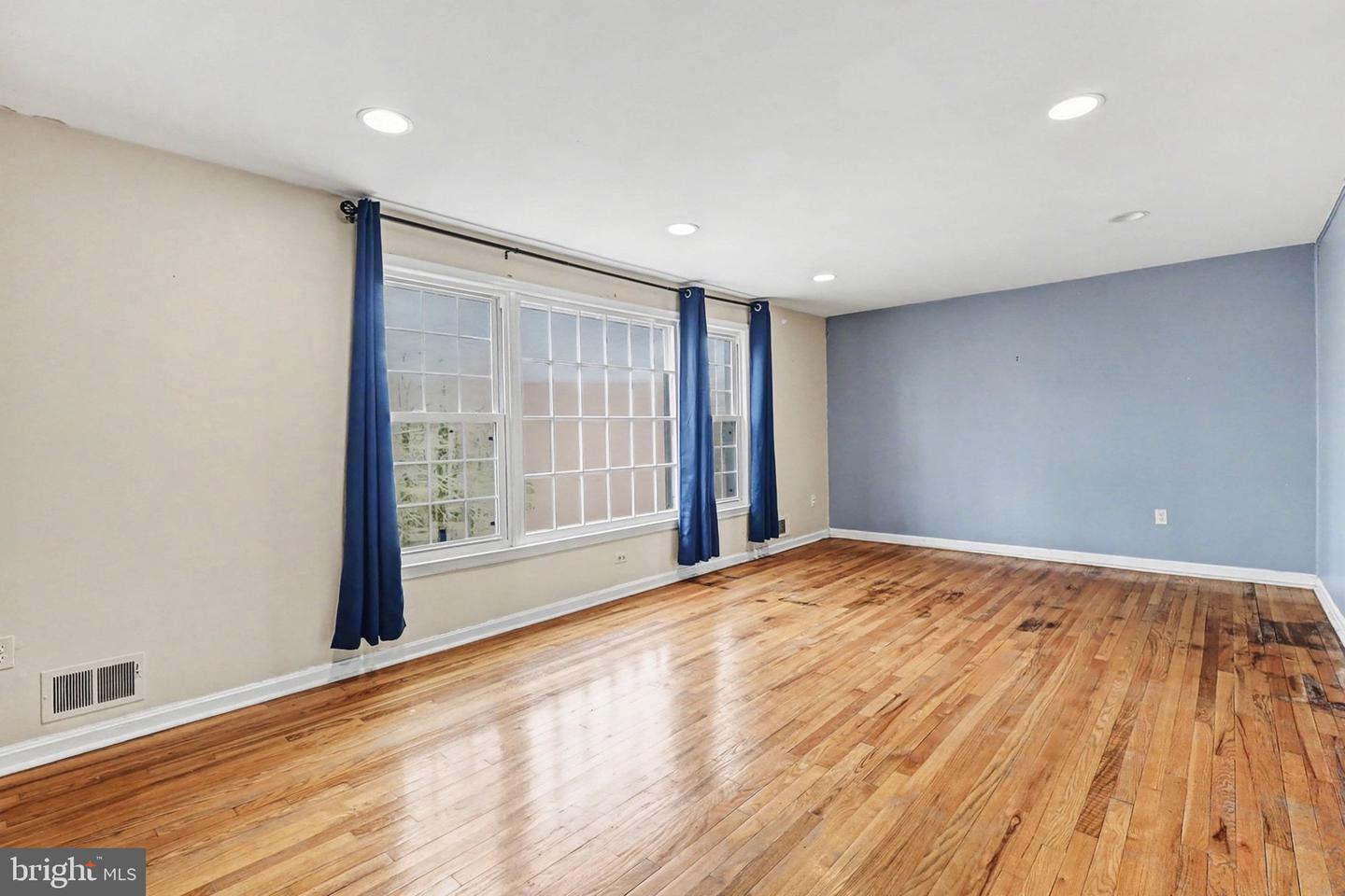 1214 FOX RUN PL, WOODBRIDGE, Virginia 22191, 3 Bedrooms Bedrooms, ,3 BathroomsBathrooms,Residential,For sale,1214 FOX RUN PL,VAPW2109954 MLS # VAPW2109954