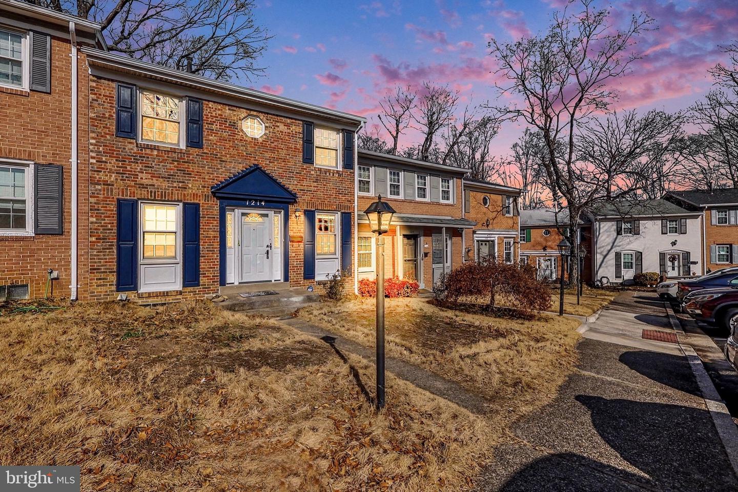 1214 FOX RUN PL, WOODBRIDGE, Virginia 22191, 3 Bedrooms Bedrooms, ,3 BathroomsBathrooms,Residential,For sale,1214 FOX RUN PL,VAPW2109954 MLS # VAPW2109954