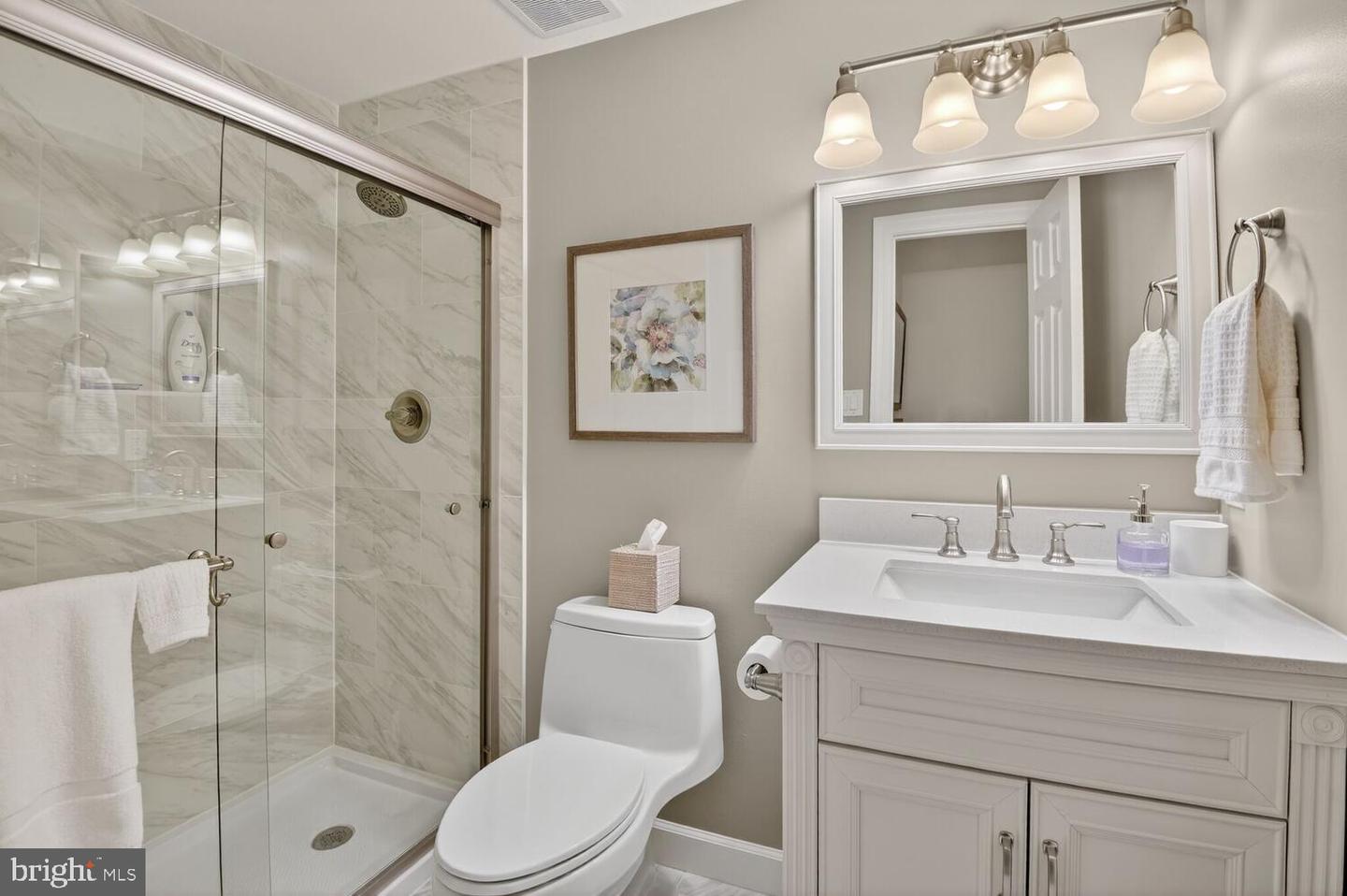 2121D N MONROE ST, ARLINGTON, Virginia 22207, 2 Bedrooms Bedrooms, ,2 BathroomsBathrooms,Residential,For sale,2121D N MONROE ST,VAAR2067352 MLS # VAAR2067352