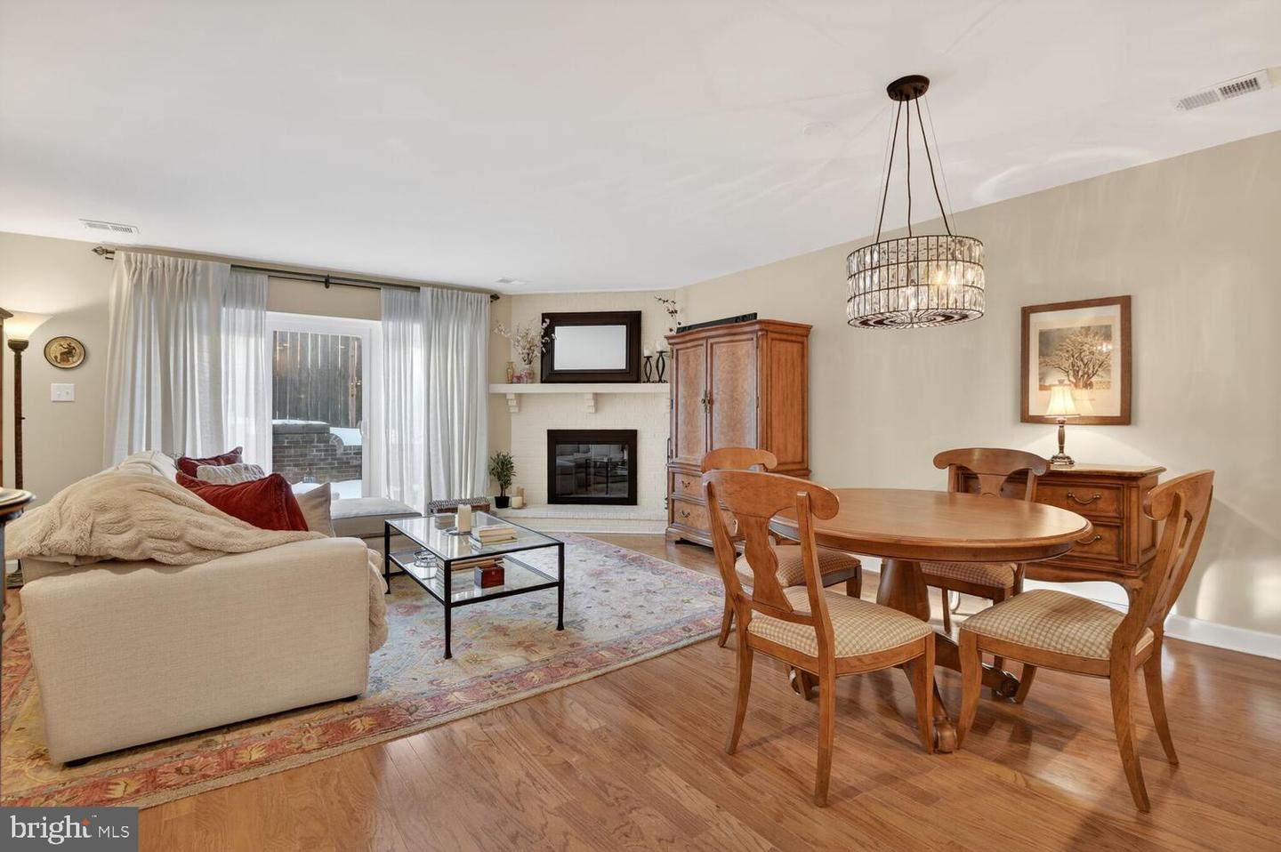 2121D N MONROE ST, ARLINGTON, Virginia 22207, 2 Bedrooms Bedrooms, ,2 BathroomsBathrooms,Residential,For sale,2121D N MONROE ST,VAAR2067352 MLS # VAAR2067352