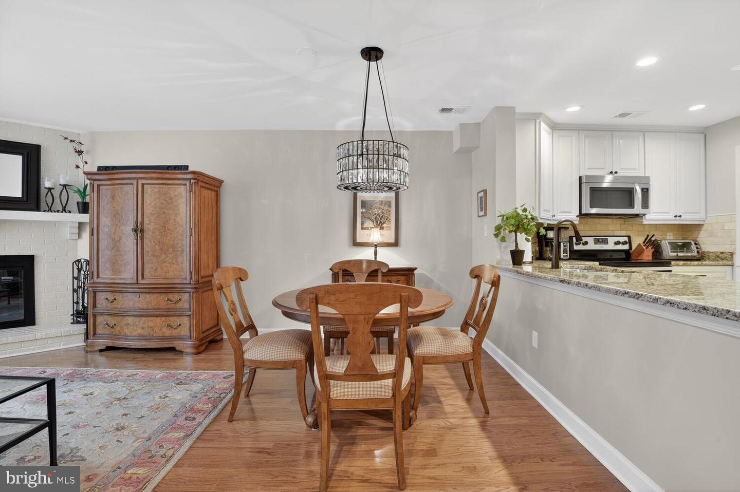 2121D N MONROE ST, ARLINGTON, Virginia 22207, 2 Bedrooms Bedrooms, ,2 BathroomsBathrooms,Residential,For sale,2121D N MONROE ST,VAAR2067352 MLS # VAAR2067352