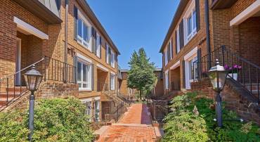 2121D N MONROE ST, ARLINGTON, Virginia 22207, 2 Bedrooms Bedrooms, ,2 BathroomsBathrooms,Residential,For sale,2121D N MONROE ST,VAAR2067352 MLS # VAAR2067352
