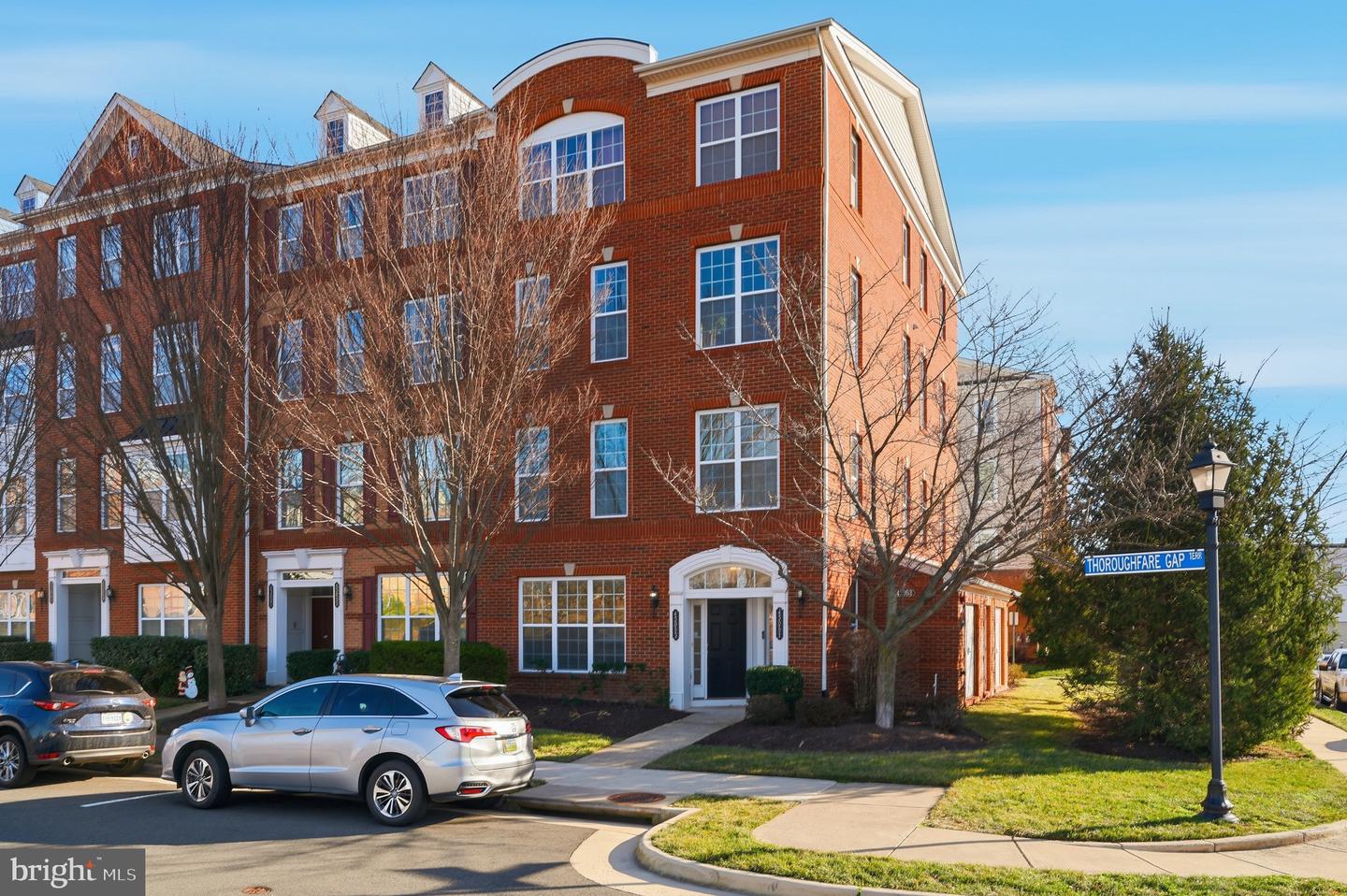 43053 THOROUGHFARE GAP TER, ASHBURN, Virginia 20148, 3 Bedrooms Bedrooms, ,2 BathroomsBathrooms,Residential,For sale,43053 THOROUGHFARE GAP TER,VALO2113324 MLS # VALO2113324