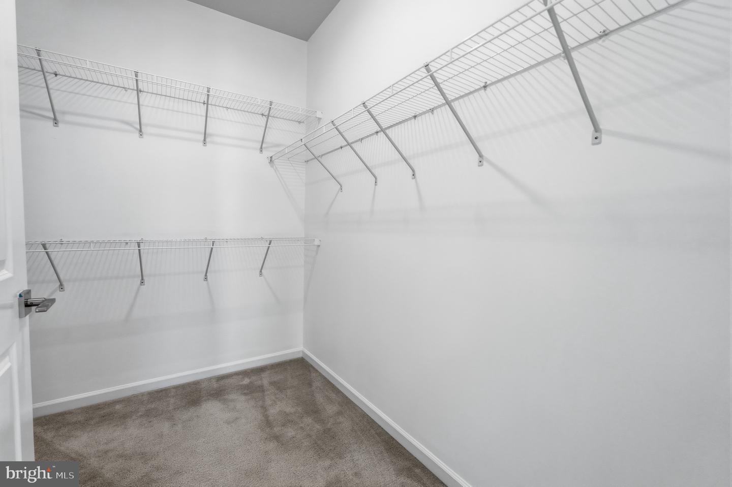 43053 THOROUGHFARE GAP TER, ASHBURN, Virginia 20148, 3 Bedrooms Bedrooms, ,2 BathroomsBathrooms,Residential,For sale,43053 THOROUGHFARE GAP TER,VALO2113324 MLS # VALO2113324