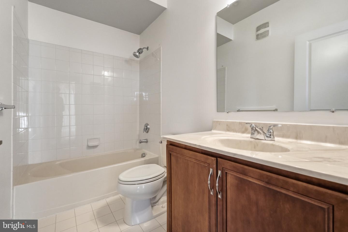 43053 THOROUGHFARE GAP TER, ASHBURN, Virginia 20148, 3 Bedrooms Bedrooms, ,2 BathroomsBathrooms,Residential,For sale,43053 THOROUGHFARE GAP TER,VALO2113324 MLS # VALO2113324