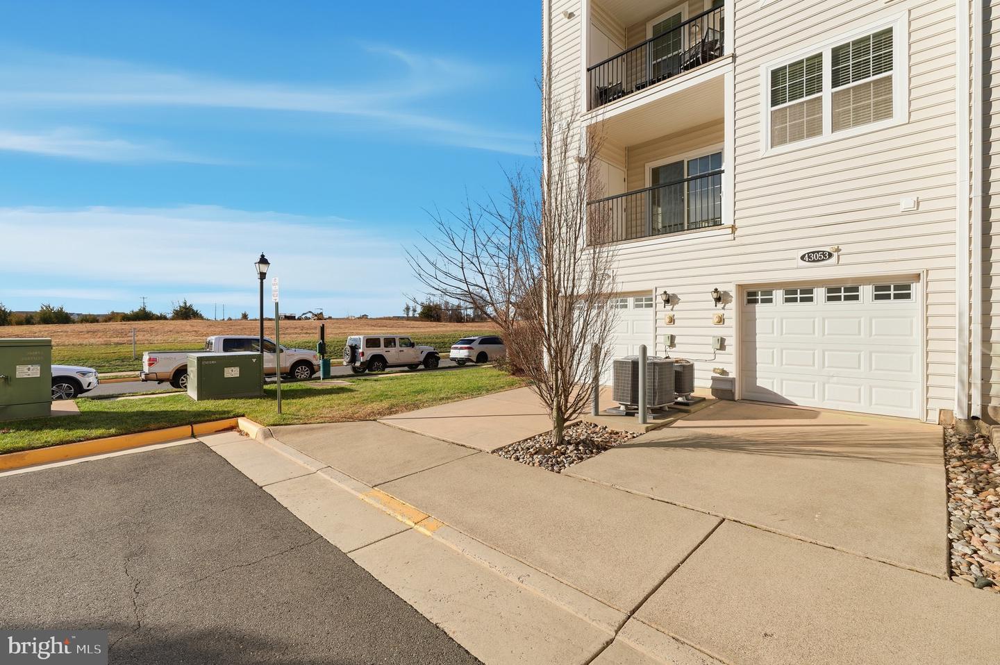 43053 THOROUGHFARE GAP TER, ASHBURN, Virginia 20148, 3 Bedrooms Bedrooms, ,2 BathroomsBathrooms,Residential,For sale,43053 THOROUGHFARE GAP TER,VALO2113324 MLS # VALO2113324