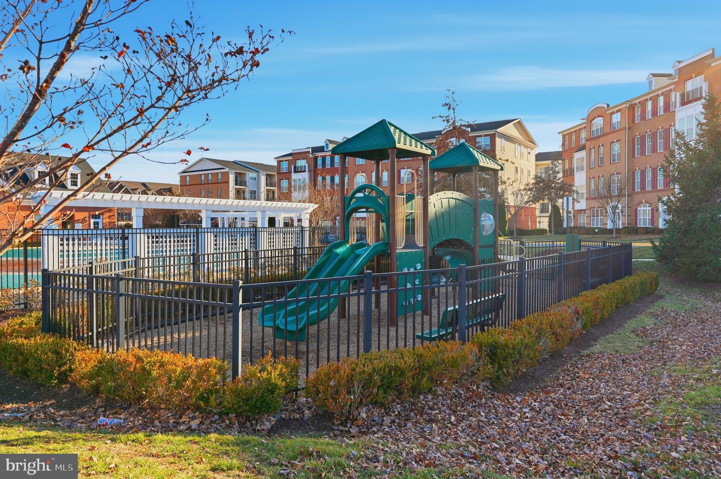 43053 THOROUGHFARE GAP TER, ASHBURN, Virginia 20148, 3 Bedrooms Bedrooms, ,2 BathroomsBathrooms,Residential,For sale,43053 THOROUGHFARE GAP TER,VALO2113324 MLS # VALO2113324