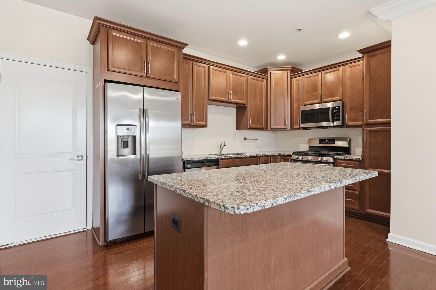 43053 THOROUGHFARE GAP TER, ASHBURN, Virginia 20148, 3 Bedrooms Bedrooms, ,2 BathroomsBathrooms,Residential,For sale,43053 THOROUGHFARE GAP TER,VALO2113324 MLS # VALO2113324