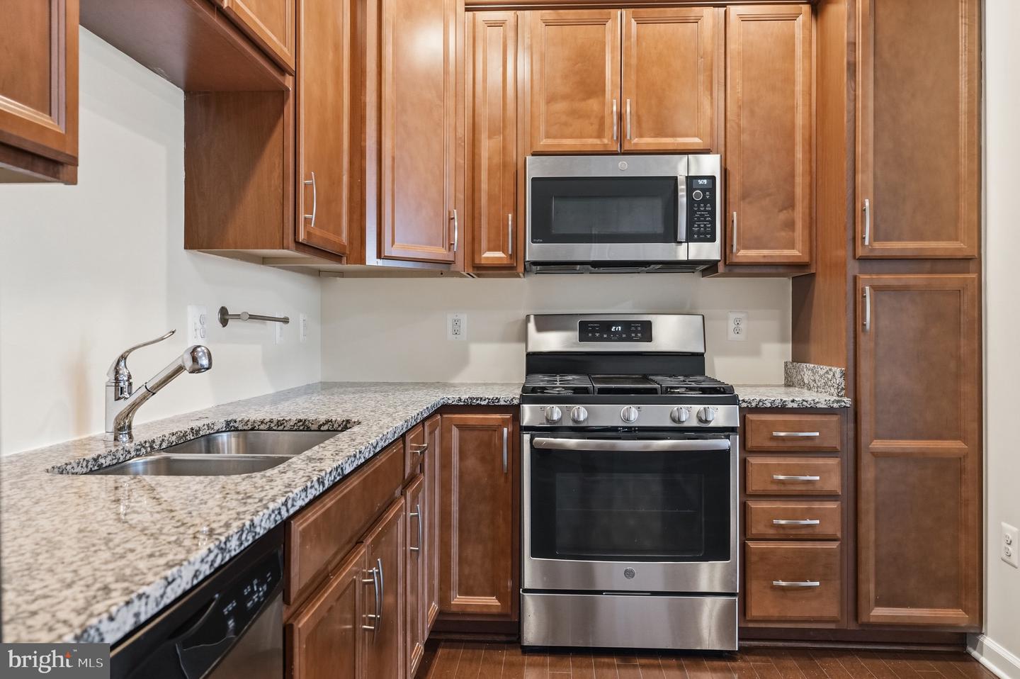 43053 THOROUGHFARE GAP TER, ASHBURN, Virginia 20148, 3 Bedrooms Bedrooms, ,2 BathroomsBathrooms,Residential,For sale,43053 THOROUGHFARE GAP TER,VALO2113324 MLS # VALO2113324