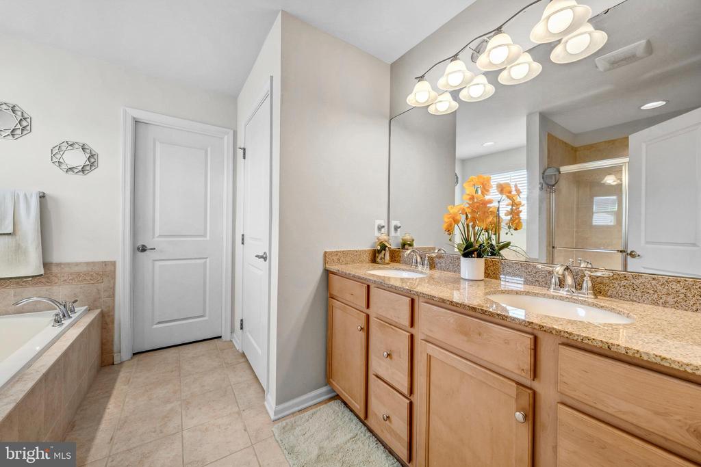 7137 SHEPHERDSTOWN RD, WARRENTON, Virginia, 4 Bedrooms Bedrooms, ,4 BathroomsBathrooms,Residential,7137 SHEPHERDSTOWN RD,VAFQ2020116 MLS # VAFQ2020116