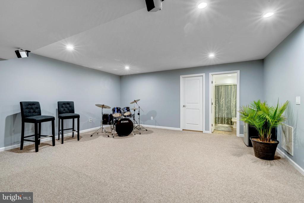 7137 SHEPHERDSTOWN RD, WARRENTON, Virginia, 4 Bedrooms Bedrooms, ,4 BathroomsBathrooms,Residential,7137 SHEPHERDSTOWN RD,VAFQ2020116 MLS # VAFQ2020116