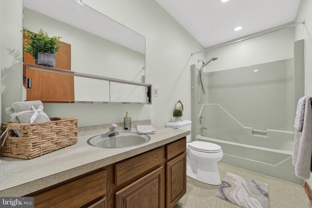 6030 SNOW MOUNTAIN RD, BROAD RUN, Virginia, 4 Bedrooms Bedrooms, ,3 BathroomsBathrooms,Residential,6030 SNOW MOUNTAIN RD,VAFQ2020172 MLS # VAFQ2020172