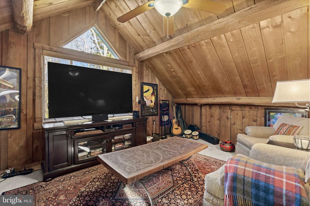 2062 JEWELL HOLLOW RD, LURAY, Virginia 22835, 4 Bedrooms Bedrooms, ,3 BathroomsBathrooms,Residential,2062 JEWELL HOLLOW RD,VAPA2005898 MLS # VAPA2005898