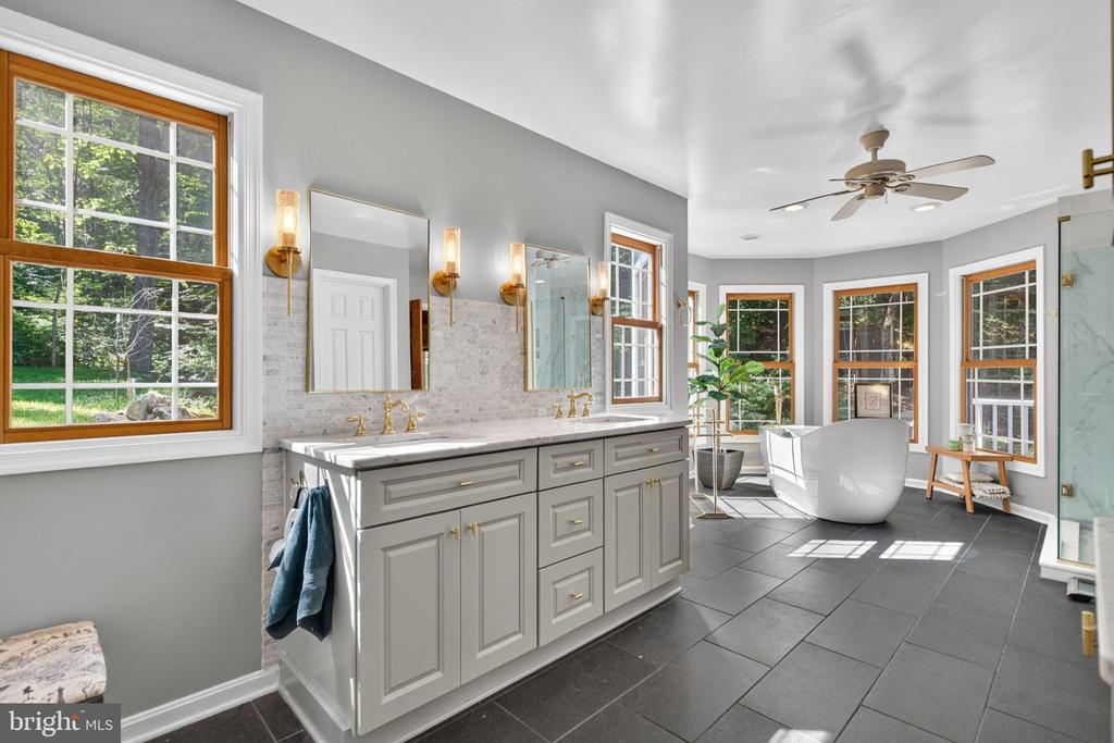 2062 JEWELL HOLLOW RD, LURAY, Virginia 22835, 4 Bedrooms Bedrooms, ,3 BathroomsBathrooms,Residential,2062 JEWELL HOLLOW RD,VAPA2005898 MLS # VAPA2005898