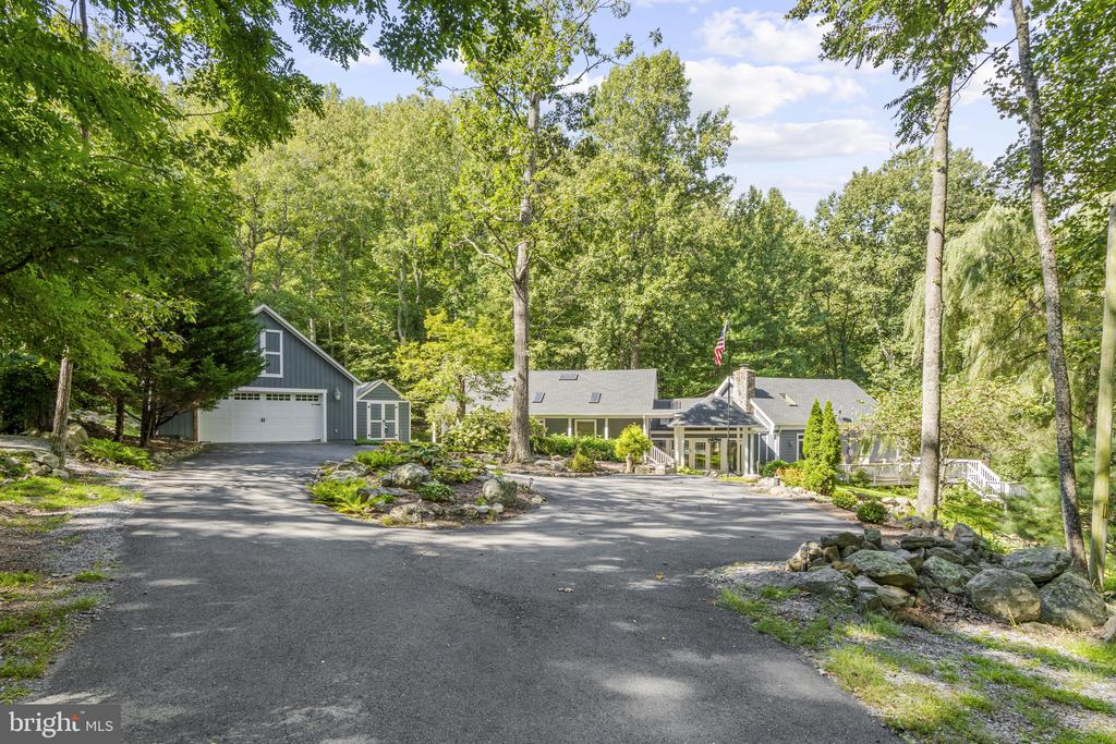 2062 JEWELL HOLLOW RD, LURAY, Virginia 22835, 4 Bedrooms Bedrooms, ,3 BathroomsBathrooms,Residential,2062 JEWELL HOLLOW RD,VAPA2005898 MLS # VAPA2005898