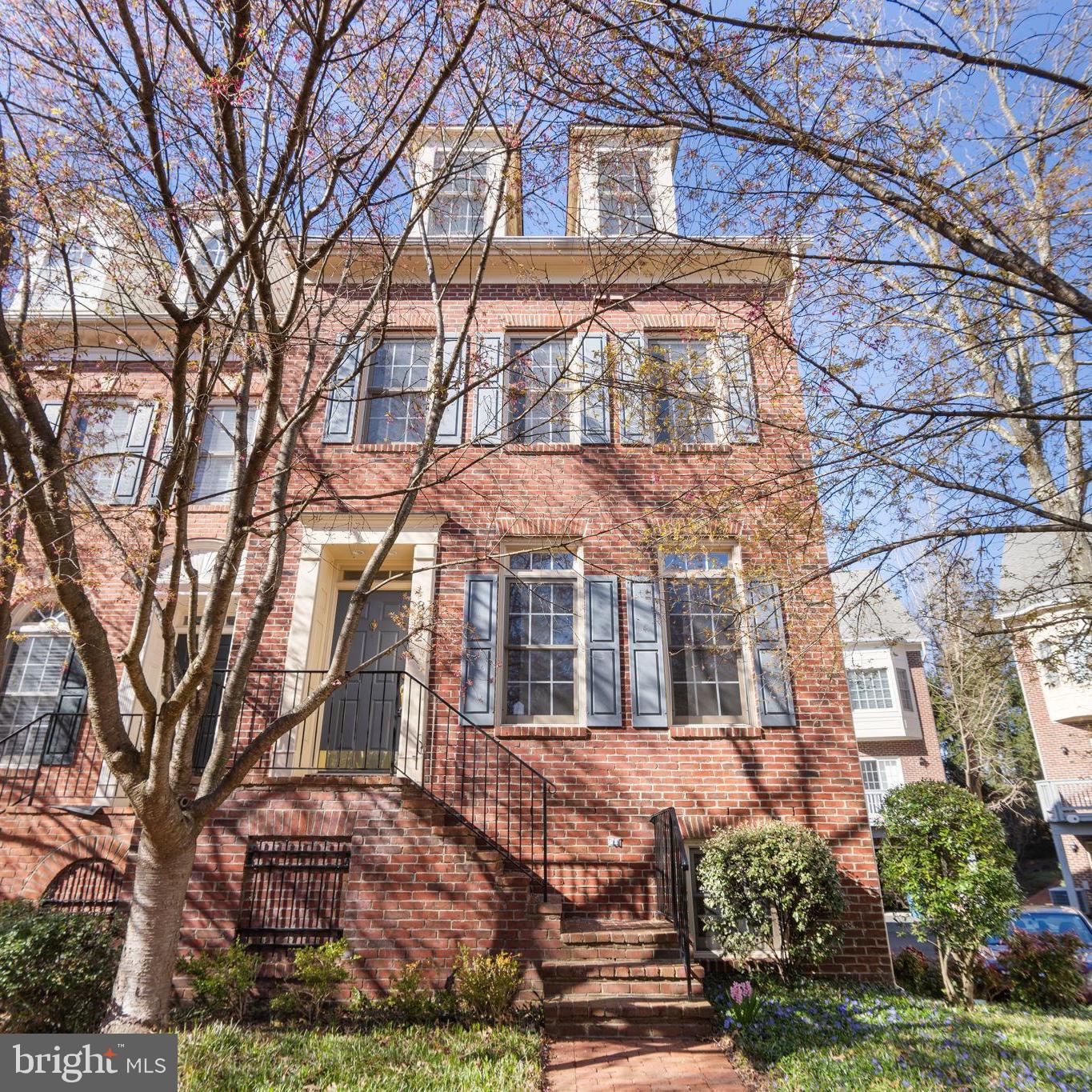 8882 ASHGROVE HOUSE LN, VIENNA, Virginia 22182, 3 Bedrooms Bedrooms, ,3 BathroomsBathrooms,Residential,For sale,8882 ASHGROVE HOUSE LN,VAFX2284282 MLS # VAFX2284282