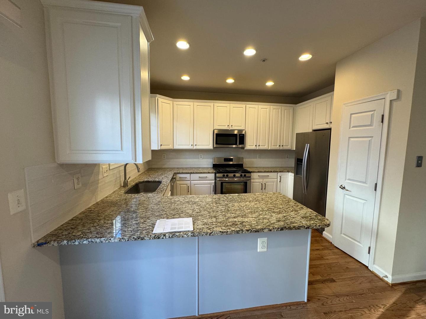 8882 ASHGROVE HOUSE LN, VIENNA, Virginia 22182, 3 Bedrooms Bedrooms, ,3 BathroomsBathrooms,Residential,For sale,8882 ASHGROVE HOUSE LN,VAFX2284282 MLS # VAFX2284282