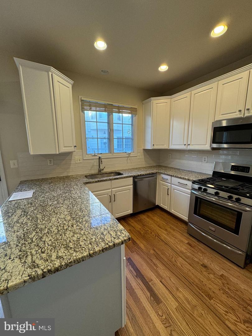 8882 ASHGROVE HOUSE LN, VIENNA, Virginia 22182, 3 Bedrooms Bedrooms, ,3 BathroomsBathrooms,Residential,For sale,8882 ASHGROVE HOUSE LN,VAFX2284282 MLS # VAFX2284282