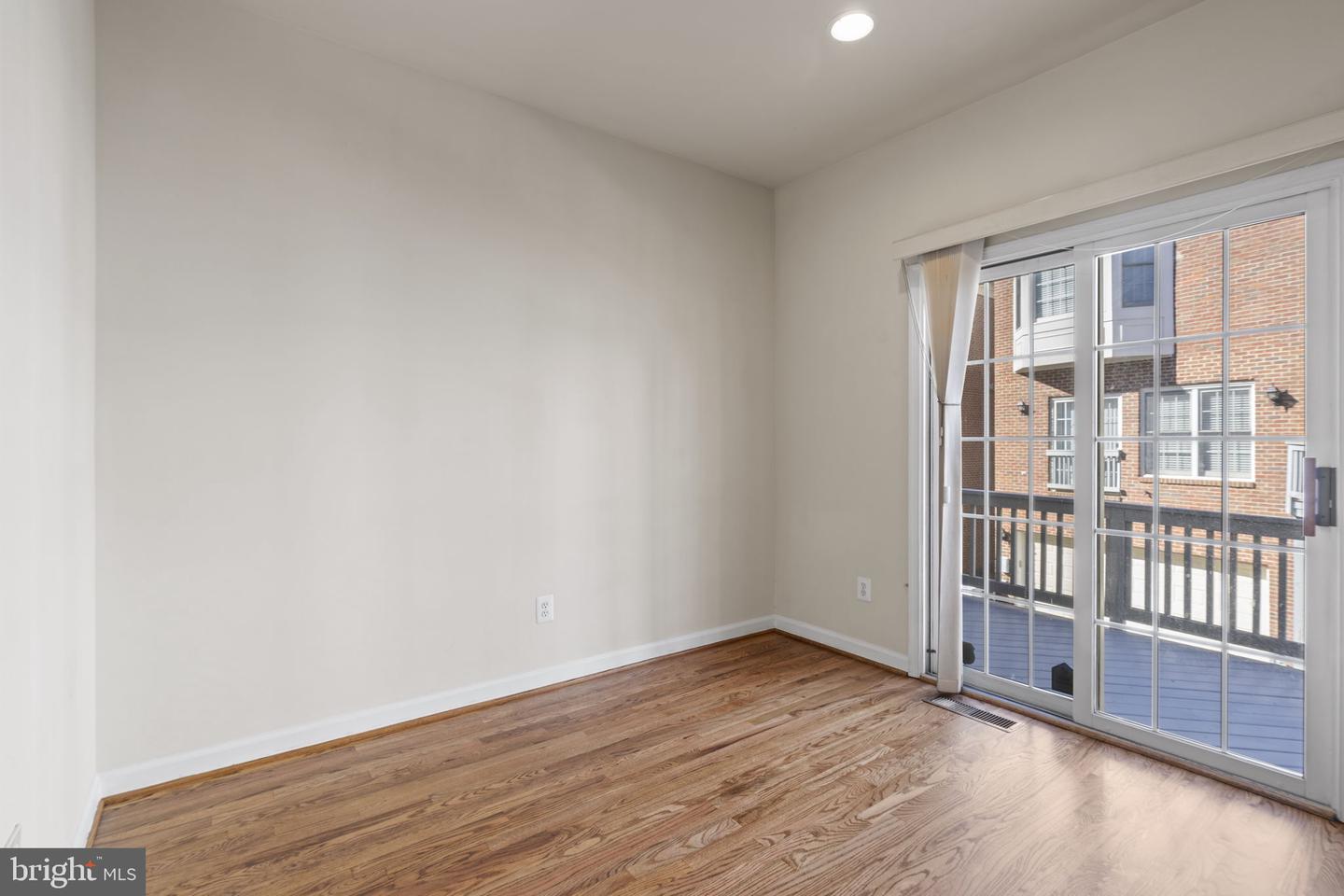 8882 ASHGROVE HOUSE LN, VIENNA, Virginia 22182, 3 Bedrooms Bedrooms, ,3 BathroomsBathrooms,Residential,For sale,8882 ASHGROVE HOUSE LN,VAFX2284282 MLS # VAFX2284282