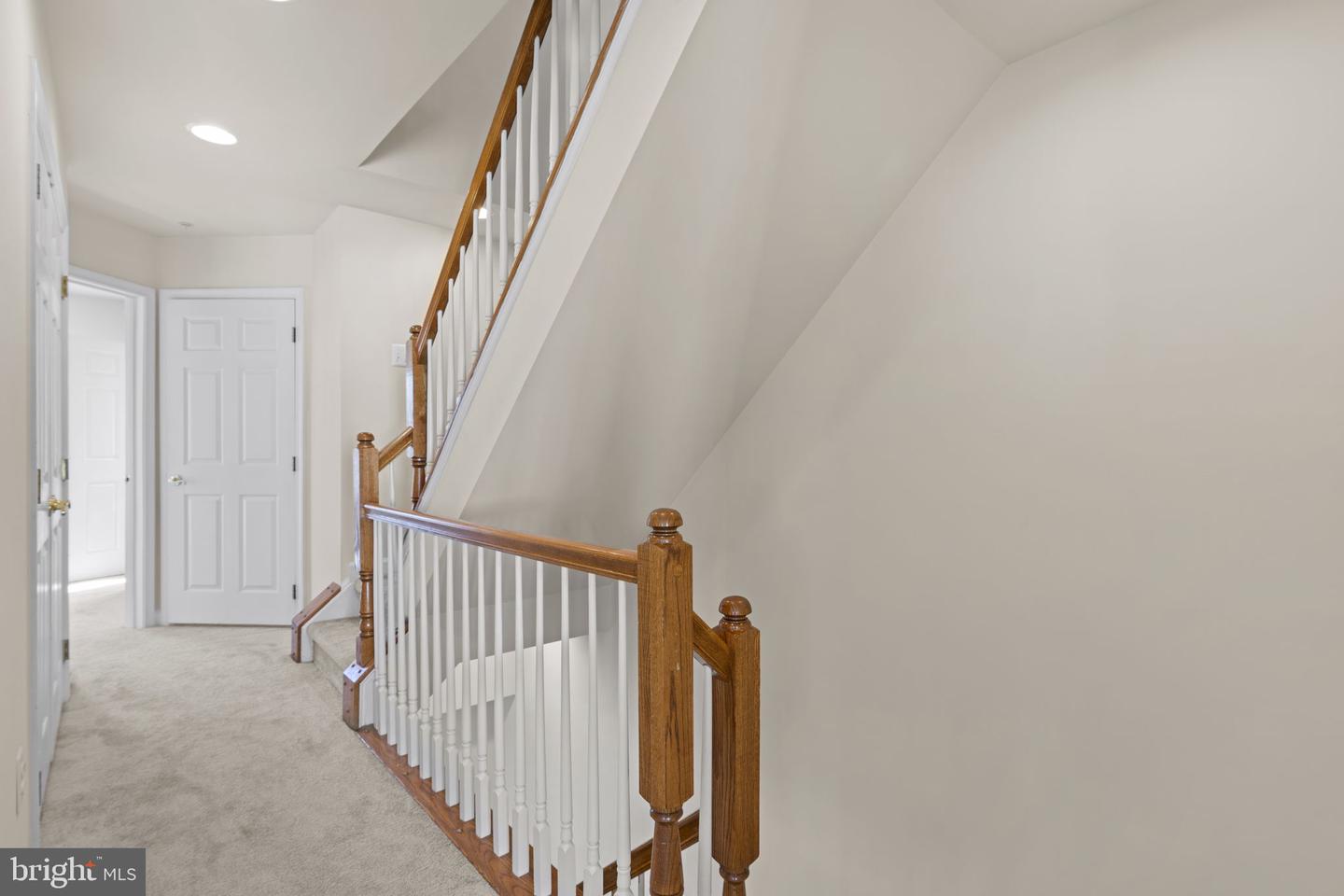 8882 ASHGROVE HOUSE LN, VIENNA, Virginia 22182, 3 Bedrooms Bedrooms, ,3 BathroomsBathrooms,Residential,For sale,8882 ASHGROVE HOUSE LN,VAFX2284282 MLS # VAFX2284282