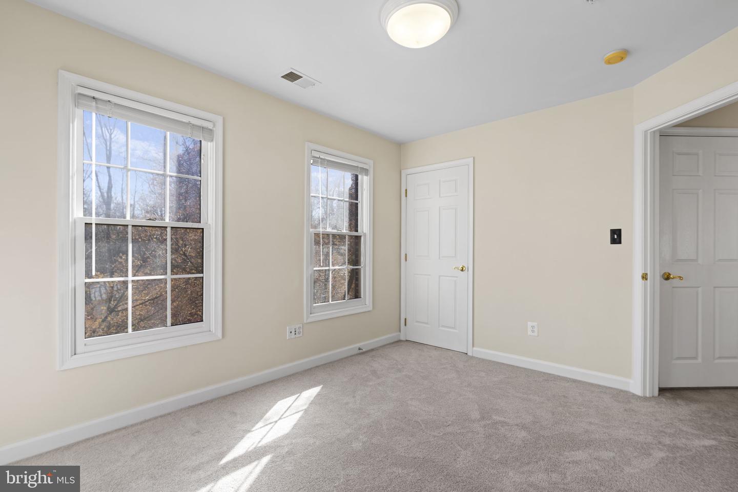 8882 ASHGROVE HOUSE LN, VIENNA, Virginia 22182, 3 Bedrooms Bedrooms, ,3 BathroomsBathrooms,Residential,For sale,8882 ASHGROVE HOUSE LN,VAFX2284282 MLS # VAFX2284282