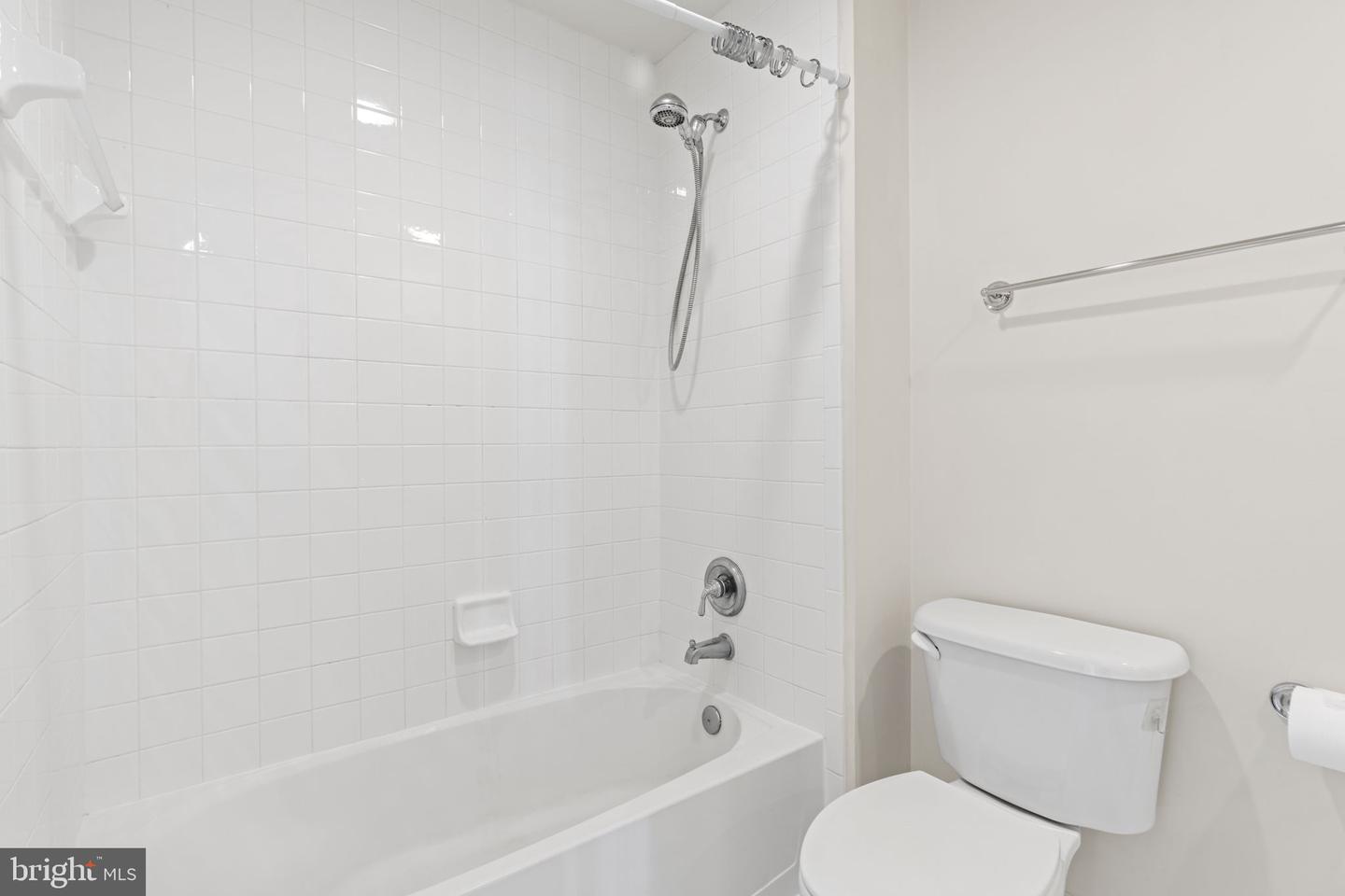 8882 ASHGROVE HOUSE LN, VIENNA, Virginia 22182, 3 Bedrooms Bedrooms, ,3 BathroomsBathrooms,Residential,For sale,8882 ASHGROVE HOUSE LN,VAFX2284282 MLS # VAFX2284282