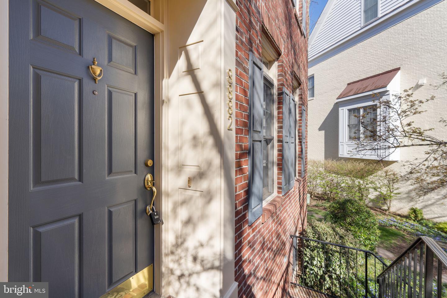 8882 ASHGROVE HOUSE LN, VIENNA, Virginia 22182, 3 Bedrooms Bedrooms, ,3 BathroomsBathrooms,Residential,For sale,8882 ASHGROVE HOUSE LN,VAFX2284282 MLS # VAFX2284282