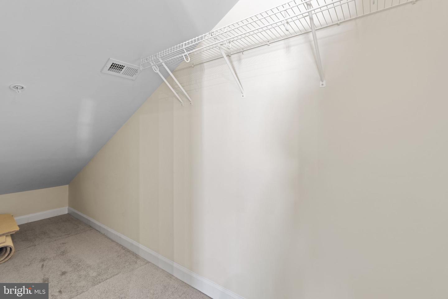 8882 ASHGROVE HOUSE LN, VIENNA, Virginia 22182, 3 Bedrooms Bedrooms, ,3 BathroomsBathrooms,Residential,For sale,8882 ASHGROVE HOUSE LN,VAFX2284282 MLS # VAFX2284282