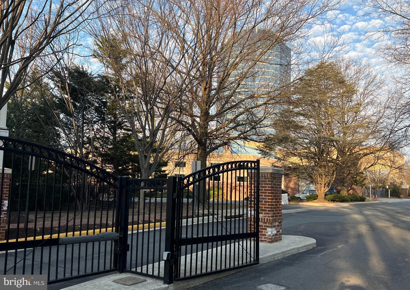 8882 ASHGROVE HOUSE LN, VIENNA, Virginia 22182, 3 Bedrooms Bedrooms, ,3 BathroomsBathrooms,Residential,For sale,8882 ASHGROVE HOUSE LN,VAFX2284282 MLS # VAFX2284282