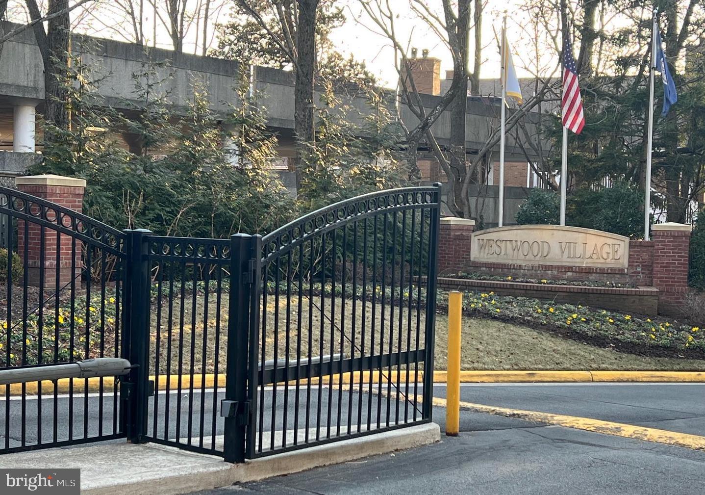 8882 ASHGROVE HOUSE LN, VIENNA, Virginia 22182, 3 Bedrooms Bedrooms, ,3 BathroomsBathrooms,Residential,For sale,8882 ASHGROVE HOUSE LN,VAFX2284282 MLS # VAFX2284282