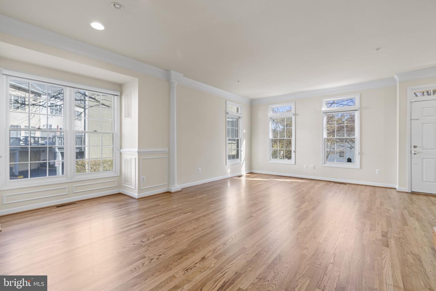 8882 ASHGROVE HOUSE LN, VIENNA, Virginia 22182, 3 Bedrooms Bedrooms, ,3 BathroomsBathrooms,Residential,For sale,8882 ASHGROVE HOUSE LN,VAFX2284282 MLS # VAFX2284282