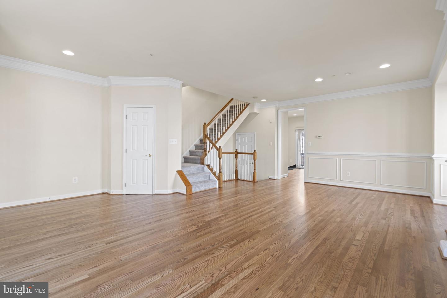 8882 ASHGROVE HOUSE LN, VIENNA, Virginia 22182, 3 Bedrooms Bedrooms, ,3 BathroomsBathrooms,Residential,For sale,8882 ASHGROVE HOUSE LN,VAFX2284282 MLS # VAFX2284282