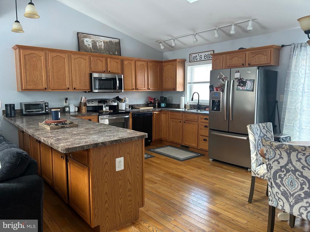 18097 WATERLOO RD, AMISSVILLE, Virginia 20106, 3 Bedrooms Bedrooms, ,3 BathroomsBathrooms,Residential,18097 WATERLOO RD,VACU2012520 MLS # VACU2012520