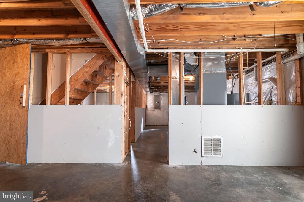 6100 SUNNY MEADOWS DR, FREDERICKSBURG, Virginia 22407, 4 Bedrooms Bedrooms, ,2 BathroomsBathrooms,Residential,6100 SUNNY MEADOWS DR,VASP2038594 MLS # VASP2038594