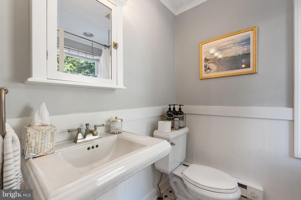 677 FEDERAL ST, PARIS, Virginia, ,1 BathroomBathrooms,Residential,677 FEDERAL ST,VAFQ2020264 MLS # VAFQ2020264