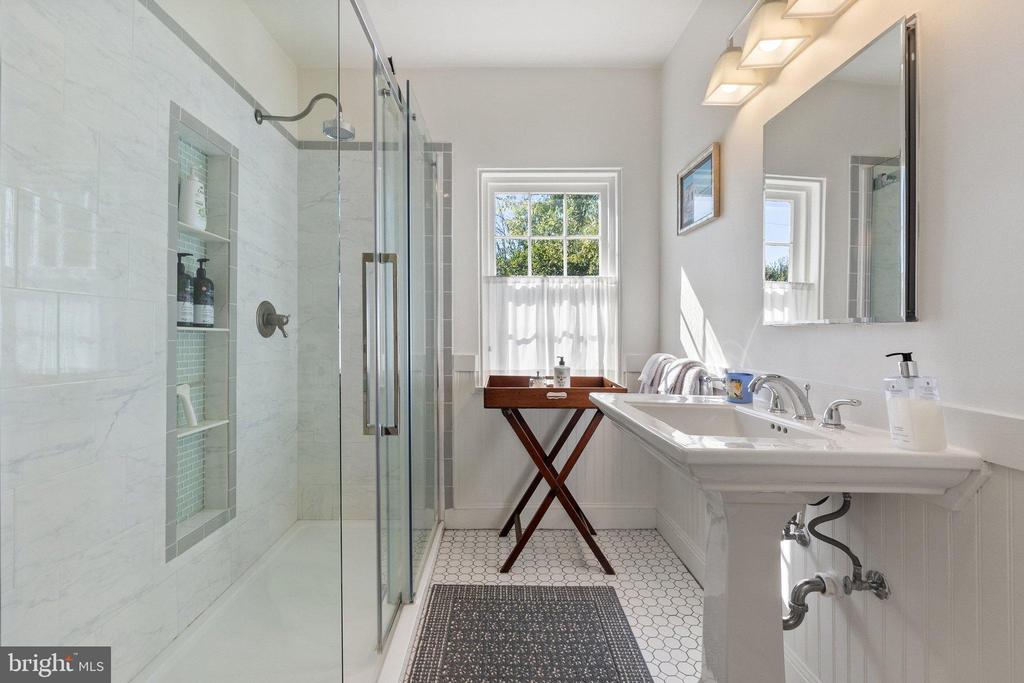 677 FEDERAL ST, PARIS, Virginia, ,1 BathroomBathrooms,Residential,677 FEDERAL ST,VAFQ2020264 MLS # VAFQ2020264