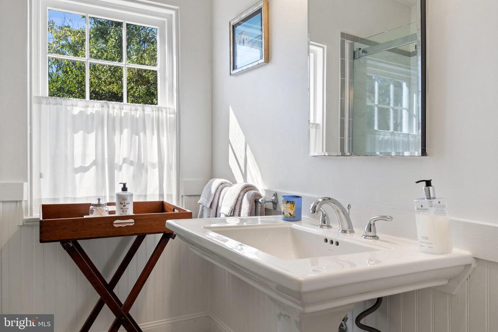 677 FEDERAL ST, PARIS, Virginia, ,1 BathroomBathrooms,Residential,677 FEDERAL ST,VAFQ2020264 MLS # VAFQ2020264