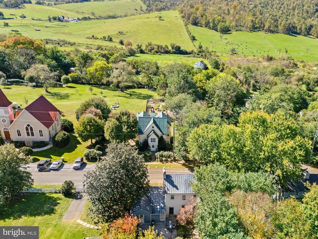 677 FEDERAL ST, PARIS, Virginia, ,1 BathroomBathrooms,Residential,677 FEDERAL ST,VAFQ2020264 MLS # VAFQ2020264