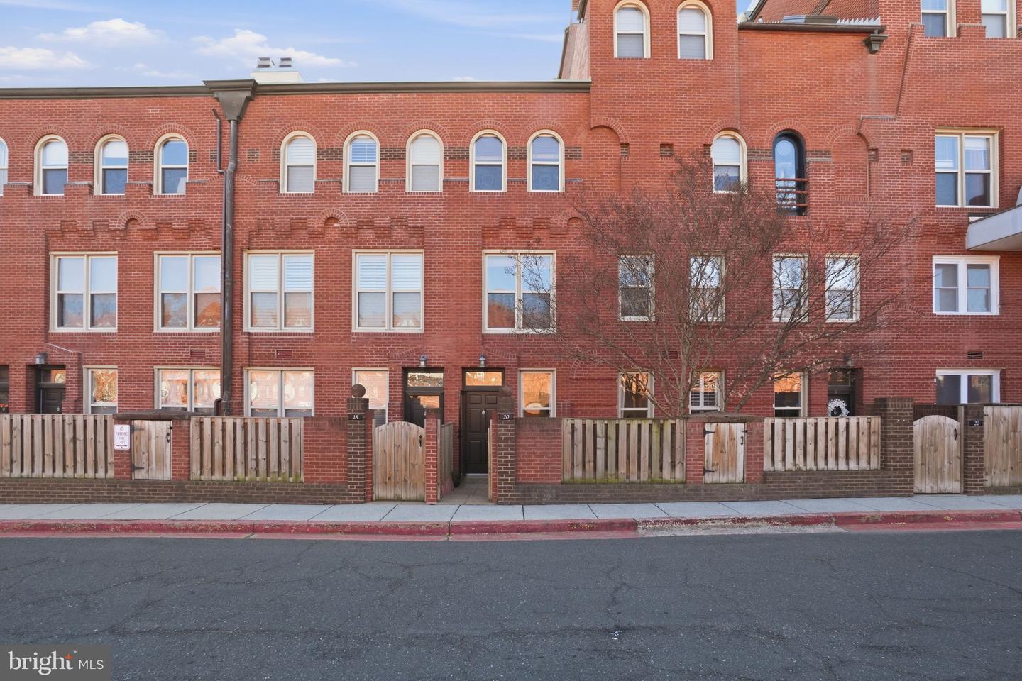 20 15TH ST NE #20, WASHINGTON, District Of Columbia 20002, 1 Bedroom Bedrooms, ,1 BathroomBathrooms,Residential,For sale,20 15TH ST NE #20,DCDC2239922 MLS # DCDC2239922