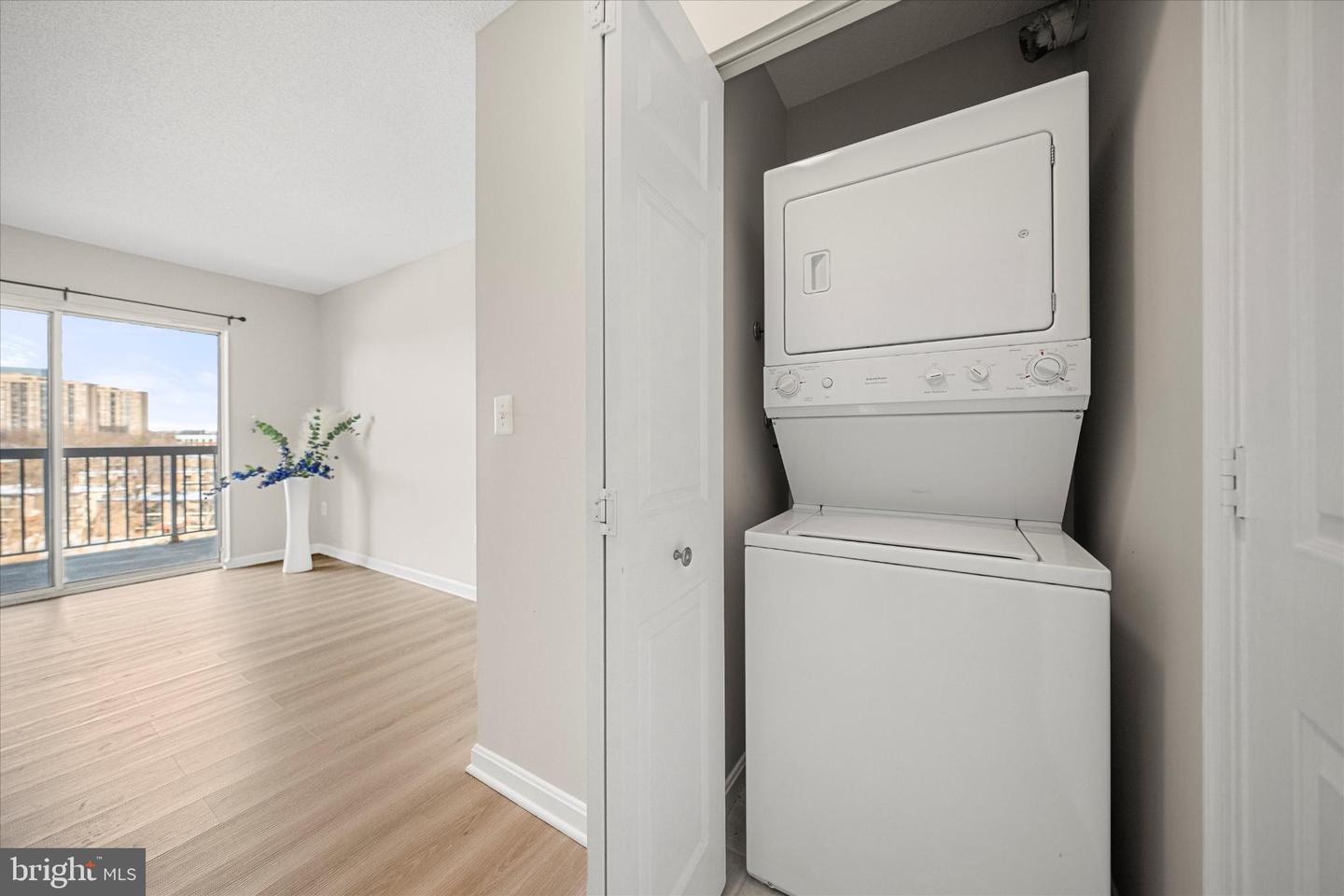 3101 N HAMPTON DR #1005, ALEXANDRIA, Virginia 22302, ,Residential,For sale,3101 N HAMPTON DR #1005,VAAX2052952 MLS # VAAX2052952