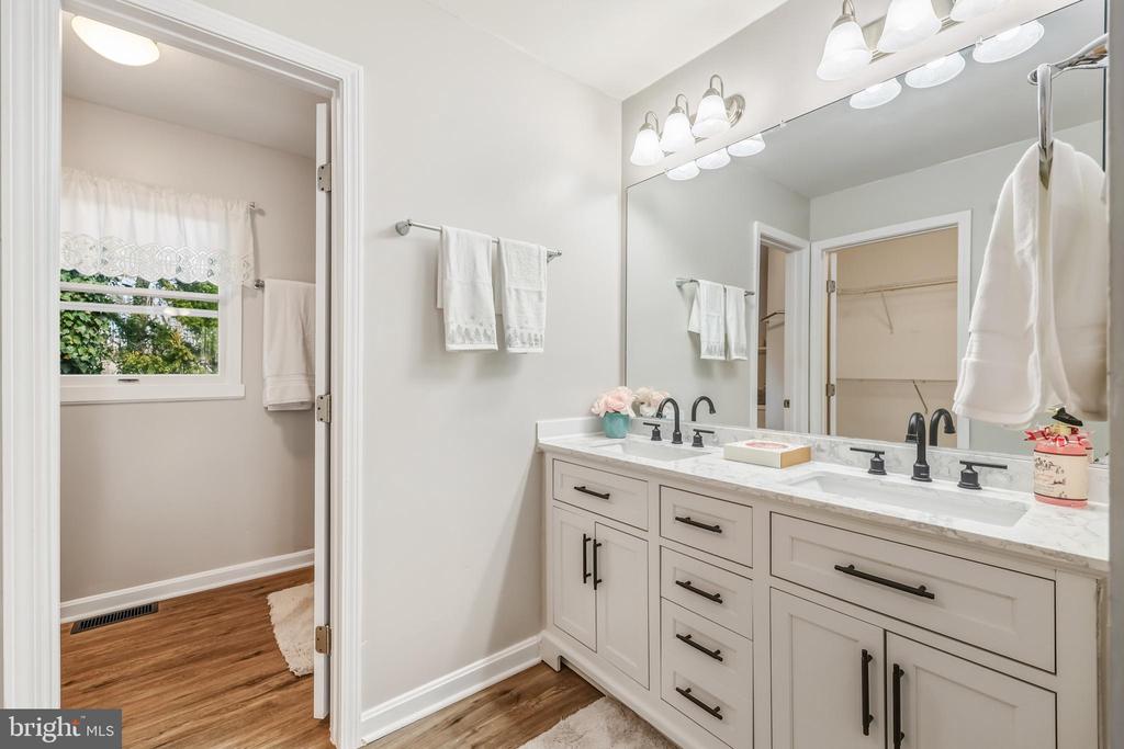 207 SPOTSWOOD RD, LOCUST GROVE, Virginia 22508, 4 Bedrooms Bedrooms, ,2 BathroomsBathrooms,Residential,207 SPOTSWOOD RD,VAOR2013236 MLS # VAOR2013236